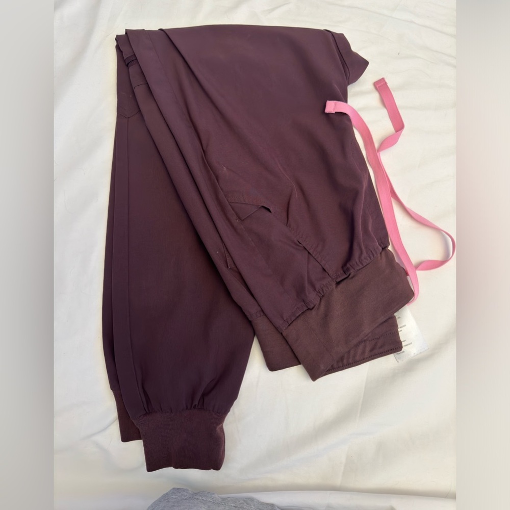 Figs Scrub Set